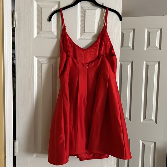 Chic Red Dress spaghetti strap - Picture 2 of 5